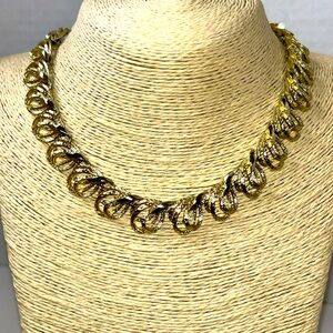 Coro gold tone leaf design necklace bib approx 7” vintage